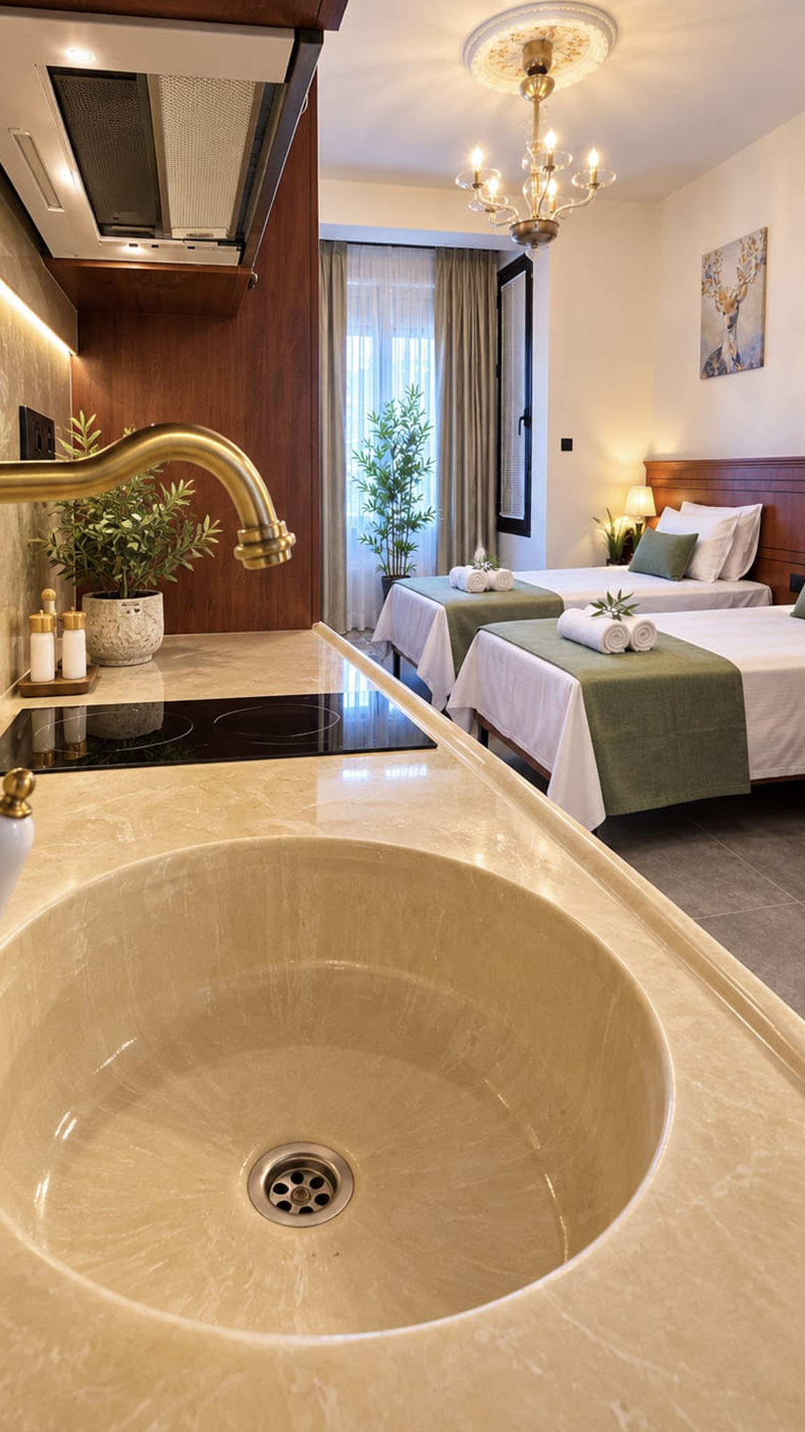 Kıbrıs Konağı Twin Room oda içi konforlu alan ve mobilyalar